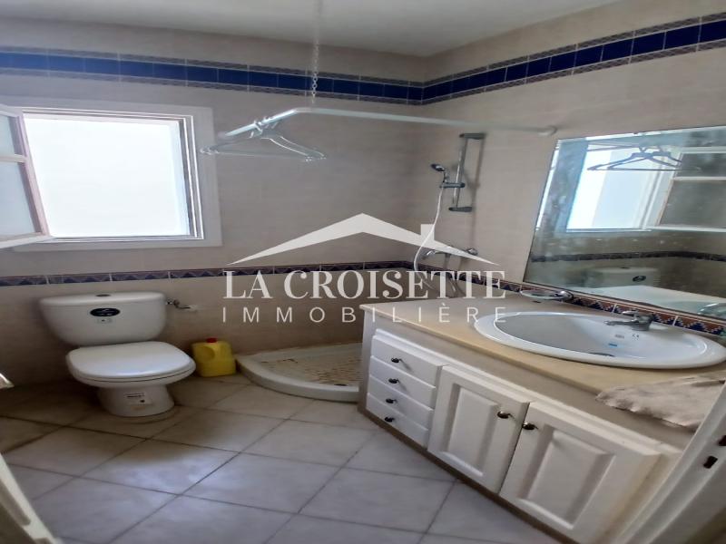 Villa S+7 avec piscine à Gammarth